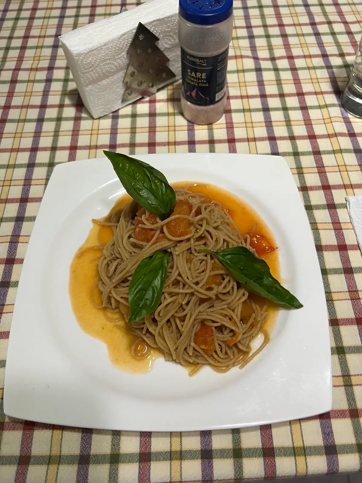 Whole Wheat Spaghetti with Fresh Tomato Sauce, another view (2 of 2)